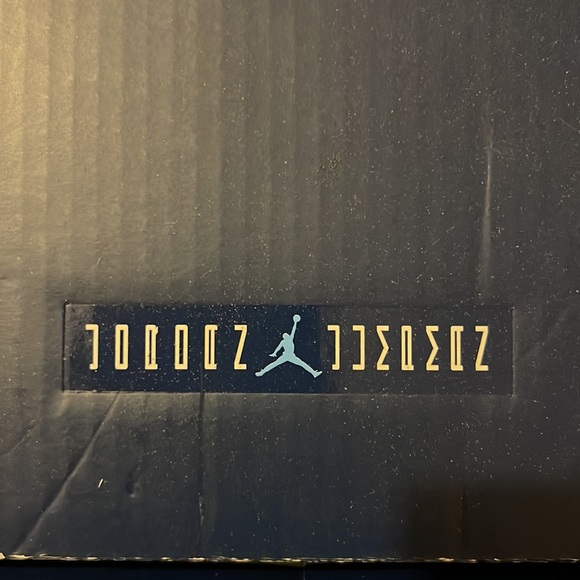 Air Jordan 11 Retro - Picture 6 of 7